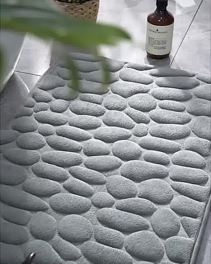 RockSafe™ — Tritt ein in den Luxus, der jeden Schritt im Bad zum Wohlfühlerlebnis macht!