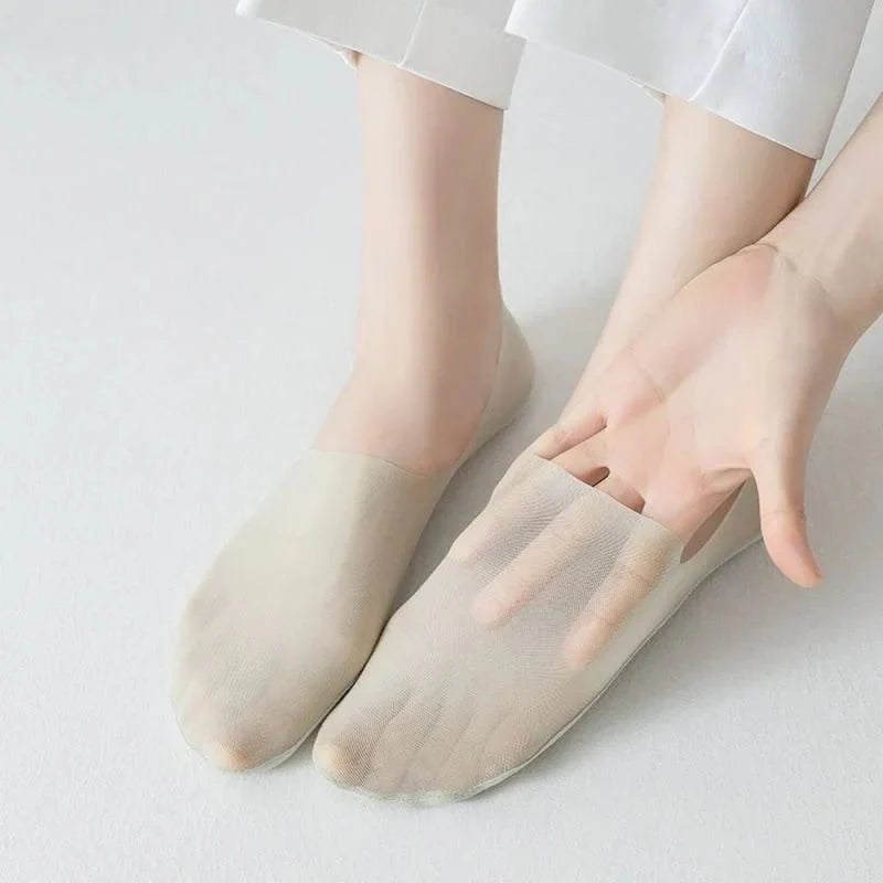 SeidenSockx™ — Verwöhne Deine Füße mit himmlischer Weichheit und ganztägiger Frische (5 Paar)