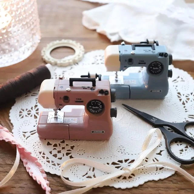 Mini SewingMachine - Mit dieser winzigen Nähmaschine wird jeder Raum zum Leben erweckt!