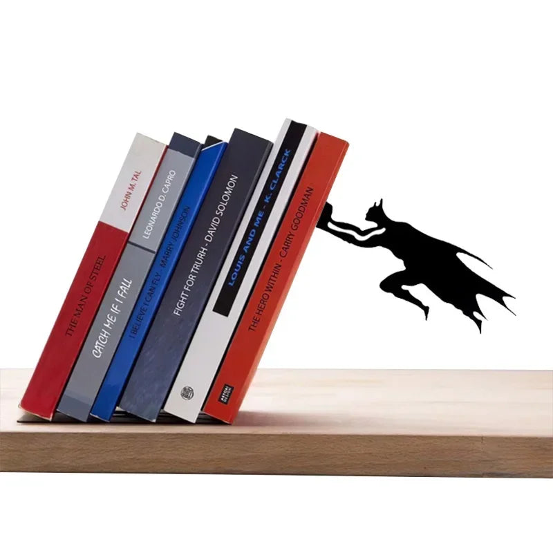 HeroHold — Endlich ein Regal, das deine Bücher heldenhaft zusammenhält und jeden Blick fesselt!