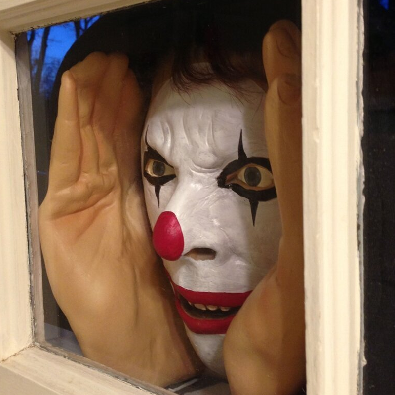 FensterAlbtraum — Erwecke echten Horror, der deinen Gästen den Atem raubt!