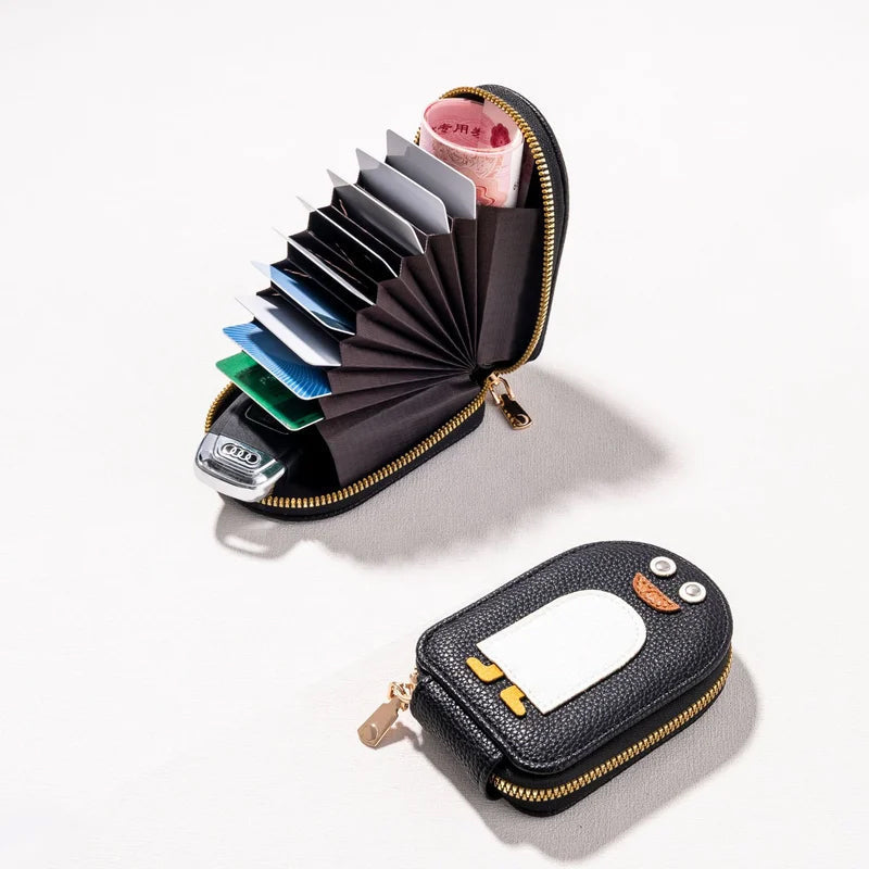 ClipNChill — Blitzschneller Griff zu deinen Karten, stylish und stressfrei überall dabei!