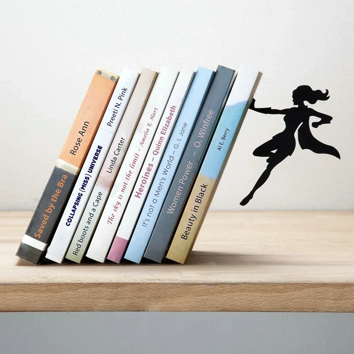 HeroHold — Endlich ein Regal, das deine Bücher heldenhaft zusammenhält und jeden Blick fesselt!