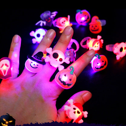 NeonXtra Shine Ring und Brosche — Mach dich zur strahlenden Halloween-Ikone, die alle bewundern wollen!