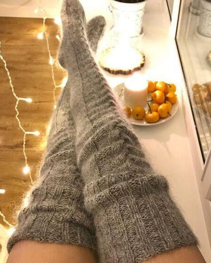 Flamora WarmKnit — Heiße Beine, die jeden Winter zum Flirten bringen!