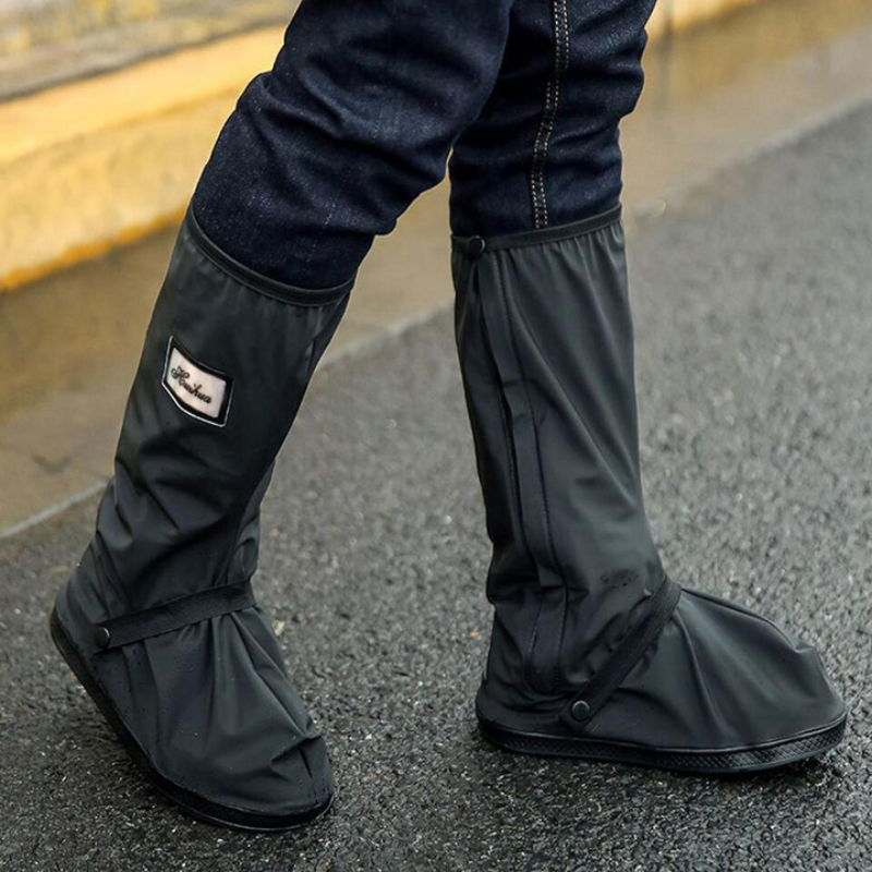 AquaGuard Pro — Nie mehr nasse, schlammige Schuhe – sichere dir trockenen Style bei jedem Wetter!