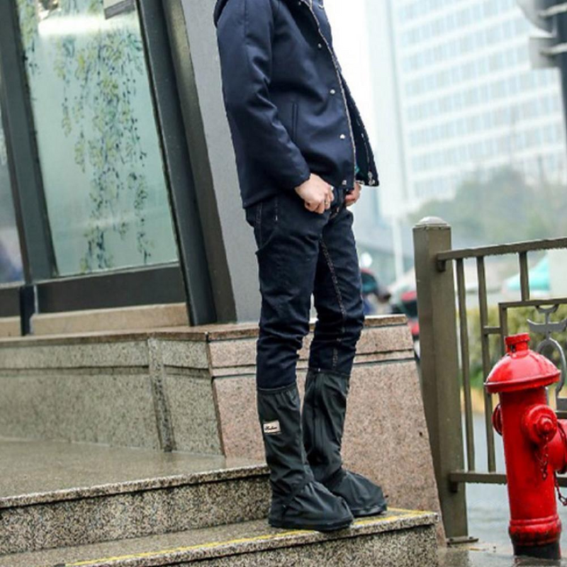AquaGuard Pro — Nie mehr nasse, schlammige Schuhe – sichere dir trockenen Style bei jedem Wetter!