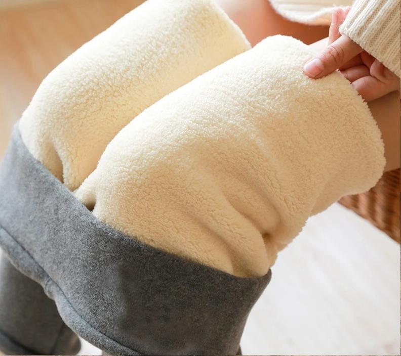 FroxterWarm — Kuschelige Power für Beine, die den Winter besiegen wollen!