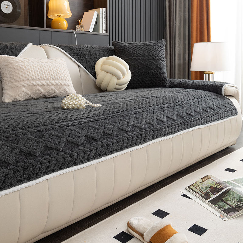 VeluxeShield — Verwandle dein Sofa in eine makellose Wohlfühloase voller Luxus und Schutz