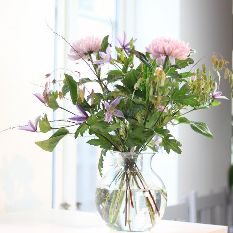 Blumenzauber — Verleihe deinen Blumen endlose Frische und atemberaubenden Halt, der alle Blicke fesselt!