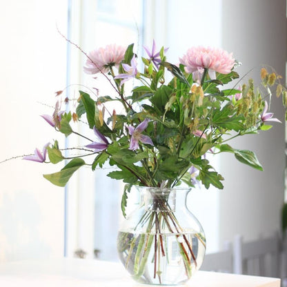Blumenzauber — Verleihe deinen Blumen endlose Frische und atemberaubenden Halt, der alle Blicke fesselt!