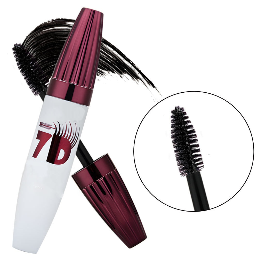Power-Mascara — Unwiderstehliches Volumen & Schwung, das 24 Stunden lang alle Blicke fesselt
